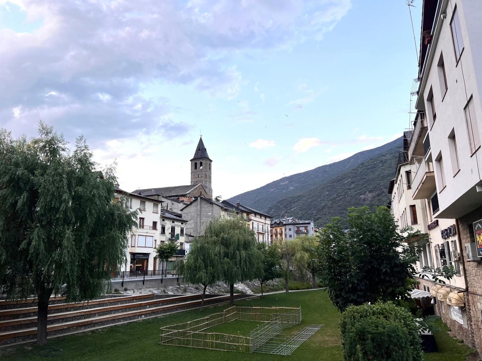Apartament Les Vernedes - L'Amfitriona Sort Bagian luar foto