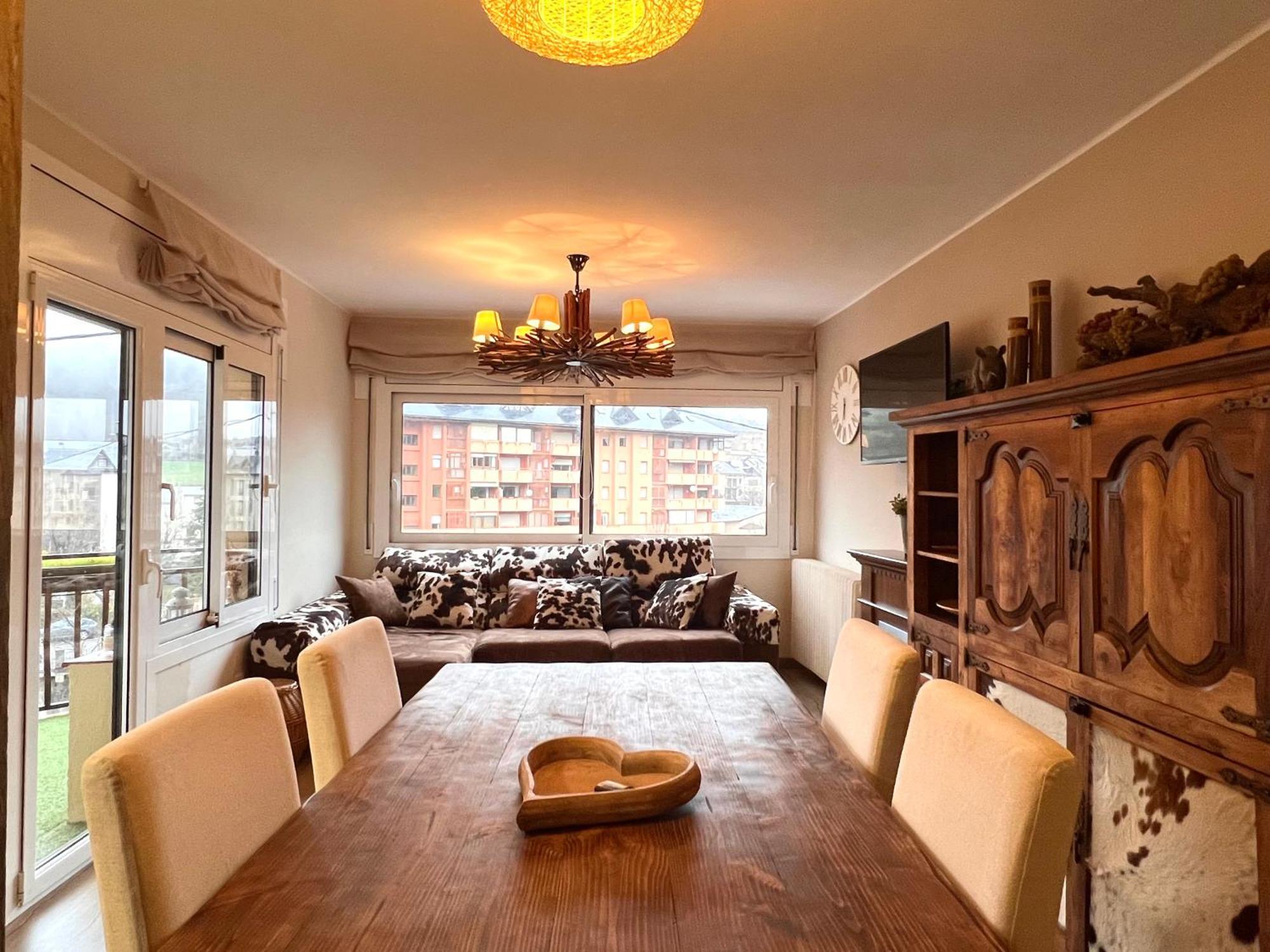 Apartament Les Vernedes - L'Amfitriona Sort Bagian luar foto