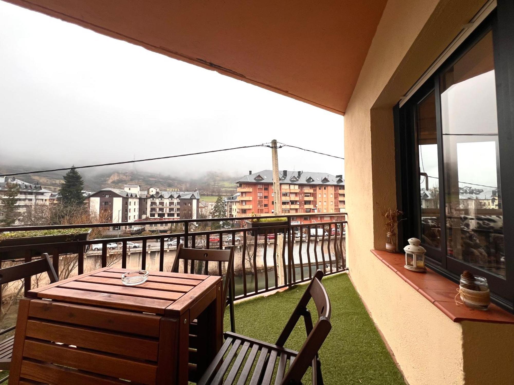 Apartament Les Vernedes - L'Amfitriona Sort Bagian luar foto