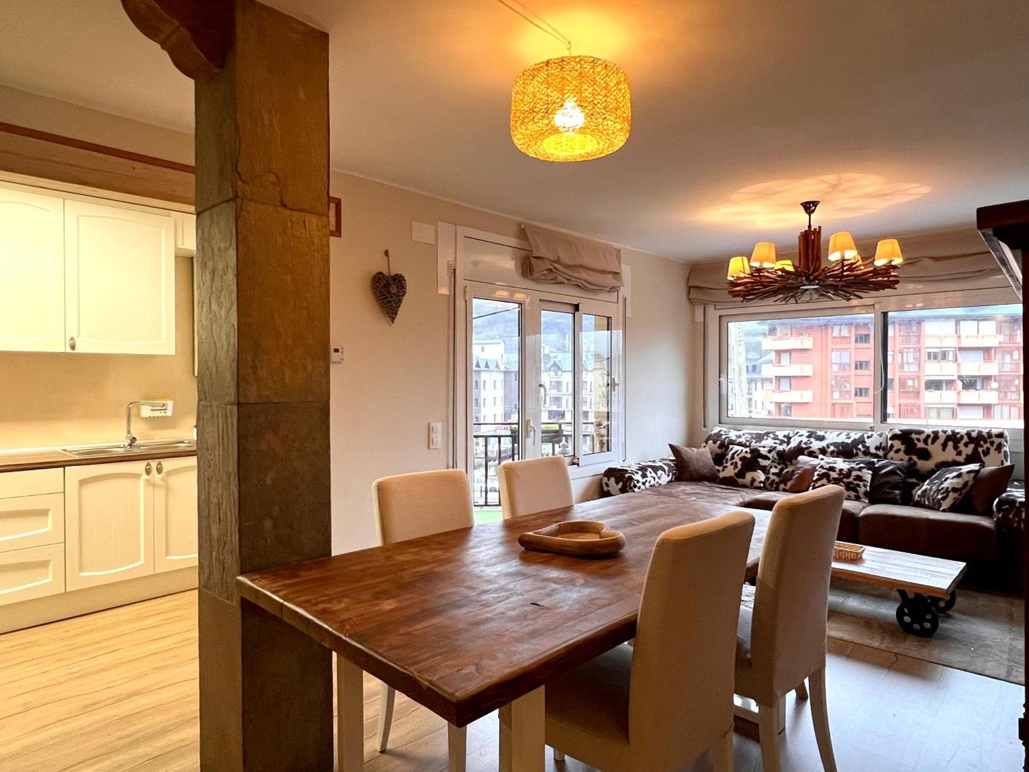 Apartament Les Vernedes - L'Amfitriona Sort Bagian luar foto
