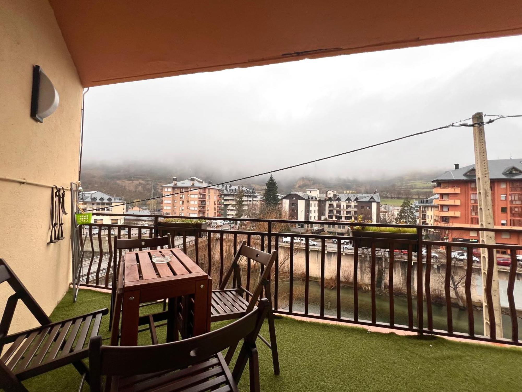 Apartament Les Vernedes - L'Amfitriona Sort Bagian luar foto