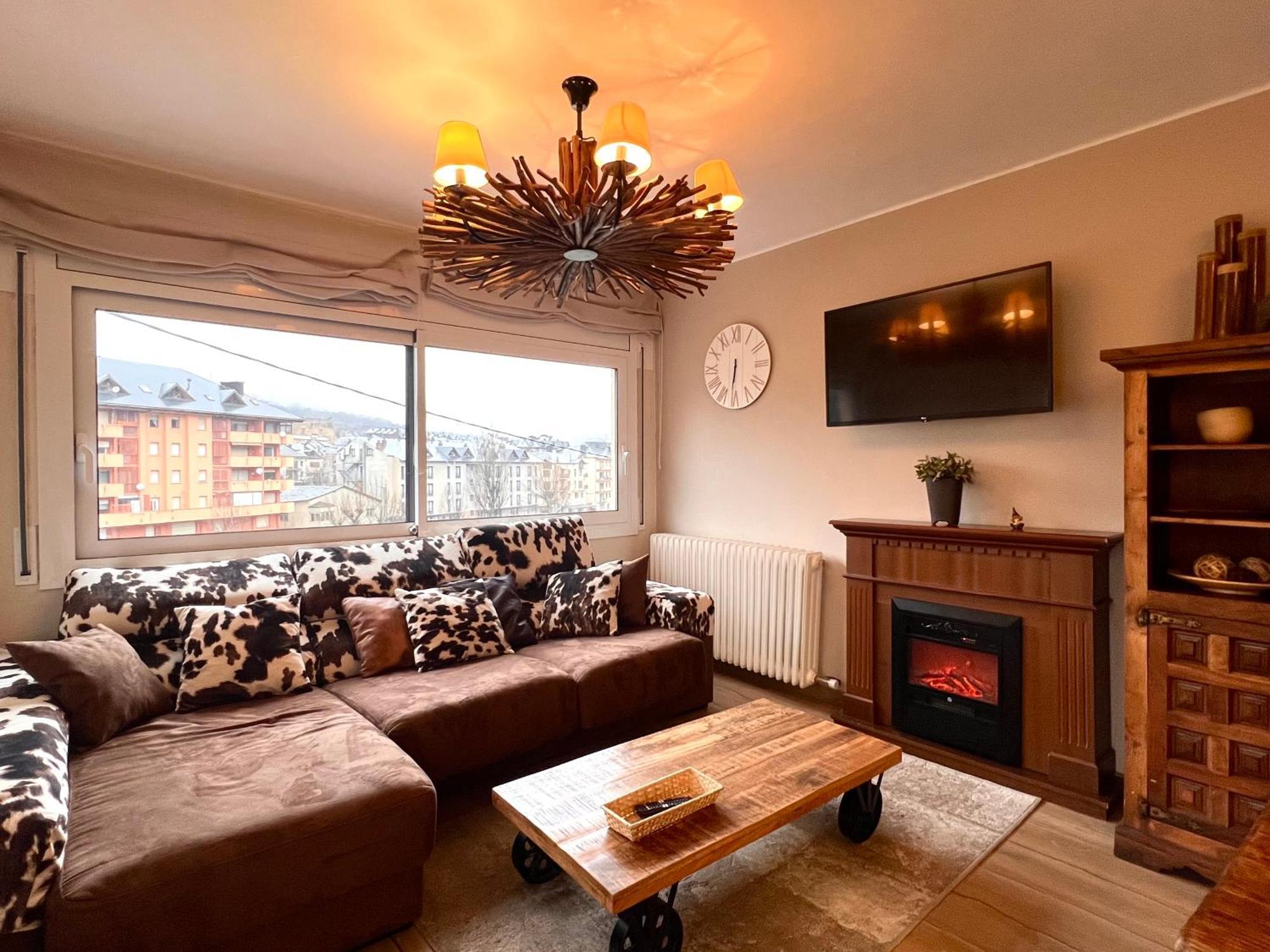 Apartament Les Vernedes - L'Amfitriona Sort Bagian luar foto